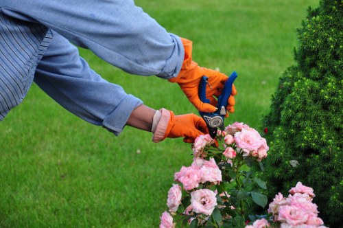 Payment and invoice terms for gardening services in the UK